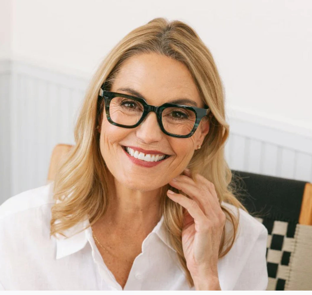 Peepers: Page Teal Horn