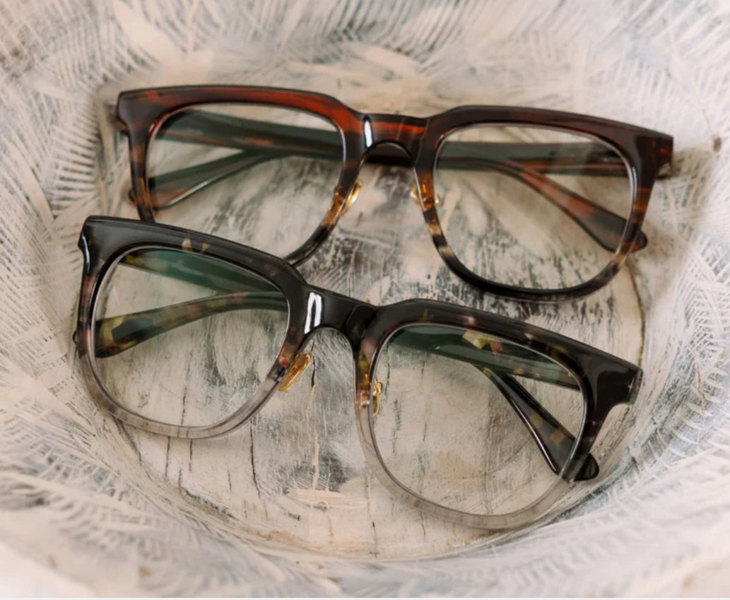 Peepers: Crawford Brown Ombré Horn