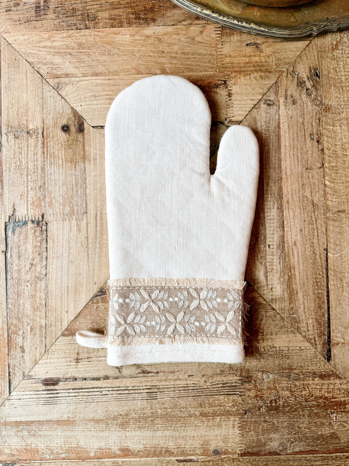 Patina Vie Embroidered Oven Mitt