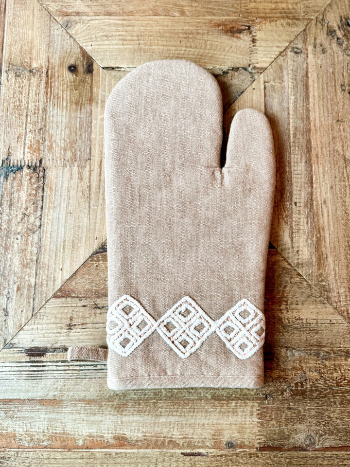 Patina Vie Embroidered Oven Mitt